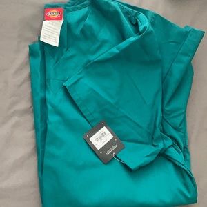 Dickies Unisex Scrubs